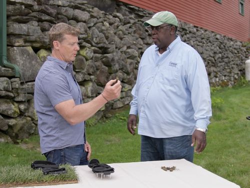 S23 E20: Lee Gilliam takes Kevin O'Connor through the tools he uses to dethatch and aerate a lawn